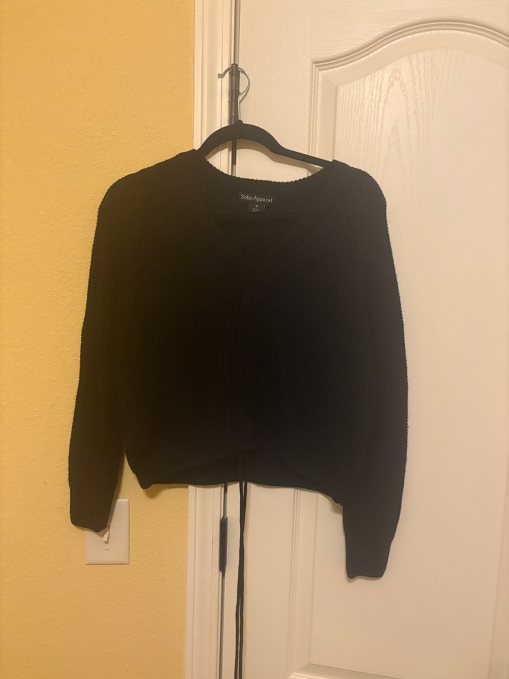 Black Knit V-Neck Cropped Sweater